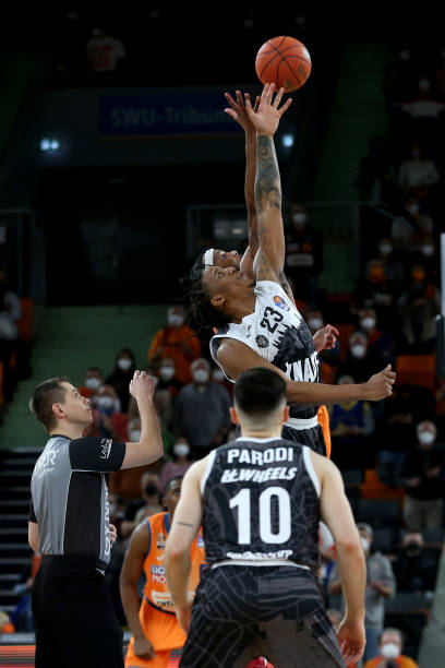 场跌宕起伏 场跌宕起伏