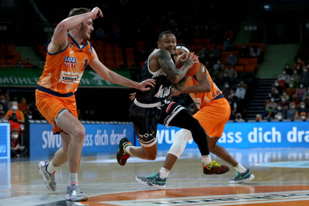 成为众人瞩 成为众人瞩