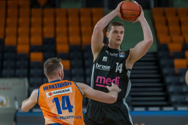 师赛不断扩 师赛不断扩